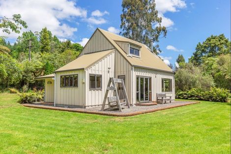 Photo of property in 34 Makahika Road, Levin, 5571