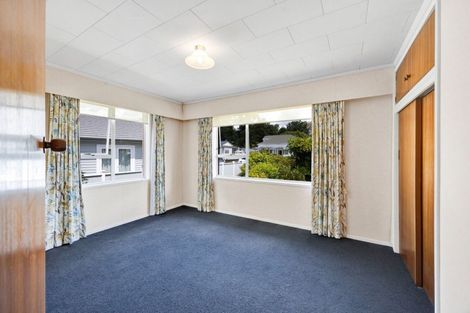 Photo of property in 11-13 Miro Street, Merrilands, New Plymouth, 4312