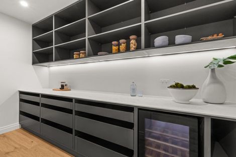 Photo of property in 17 Taruna Place, Havelock North, 4130