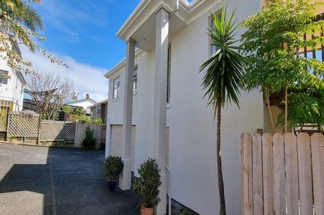 Photo of property in 78a Sunset Road, Unsworth Heights, Auckland, 0632