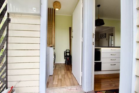 Photo of property in 62 Tudor Road, Henderson, Auckland, 0610