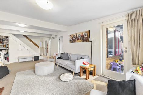 Photo of property in The Triangle, 4/33 Halswater Drive, Churton Park, Wellington, 6037