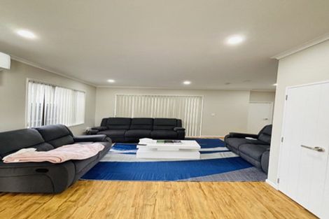 Photo of property in 1/2 Cameron Street, Papakura, 2110