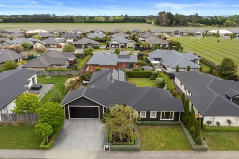 Photo of property in 8 Beech Drive, Rangiora, 7400