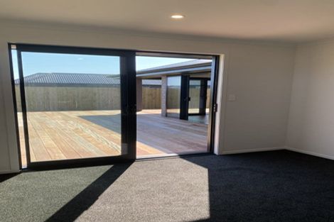 Photo of property in 32 Taurangawaka Road, One Tree Point, 0118