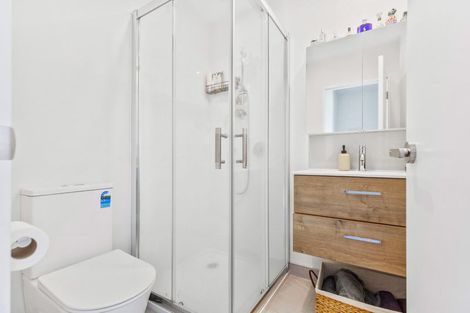 Photo of property in 2/472 West Coast Road, Glen Eden, Auckland, 0602