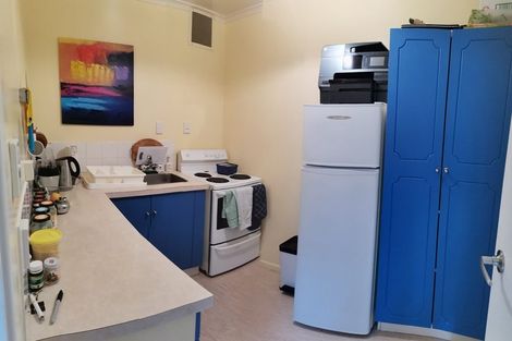 Photo of property in 84 Rolleston Street, Mount Cook, Wellington, 6021