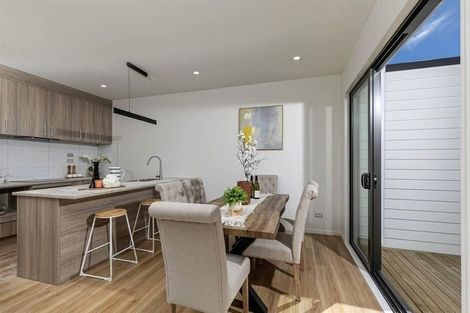 Photo of property in 19 Korokio Lane, Henderson, Auckland, 0612