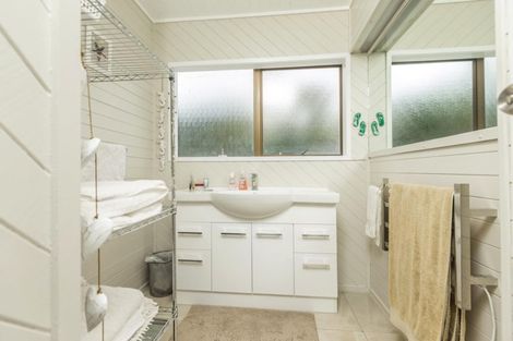 Photo of property in 55 Powrie Street, Glenfield, Auckland, 0629