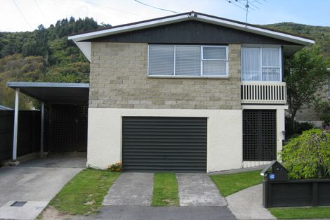 Photo of property in 51 Hampden Street, Picton, 7220