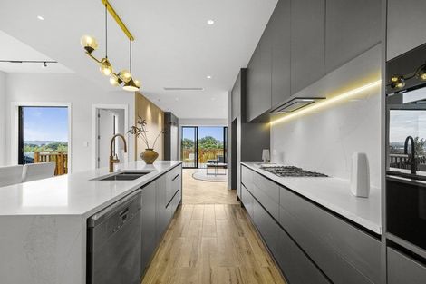 Photo of property in 18 Pukeko Road, Hobsonville, 0616