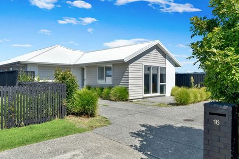 Photo of property in 16 Empire Crescent, Papamoa, 3118