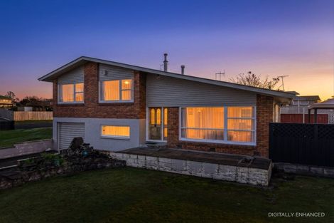 Photo of property in 1 Joanna Place, Deanwell, Hamilton, 3206