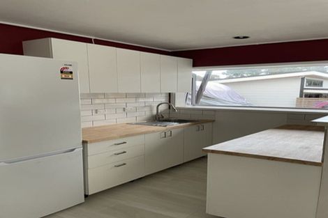 Photo of property in 15 Brunton Place, Glenfield, Auckland, 0629