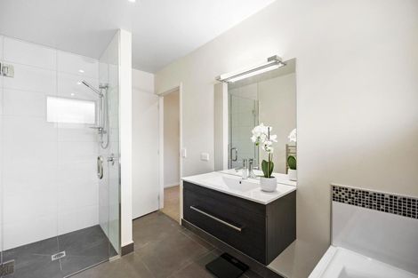 Photo of property in 33 Woodstock Road, Lower Shotover, Queenstown, 9304