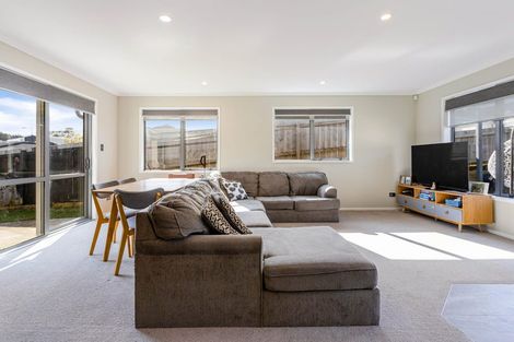 Photo of property in 1 Reserva Crescent, Kumeu, 0810