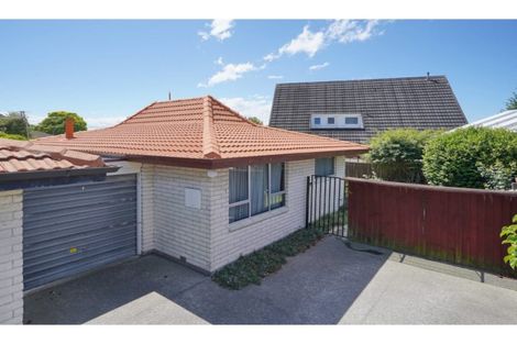 Photo of property in 2/9 Larkhill Place, Russley, Christchurch, 8042