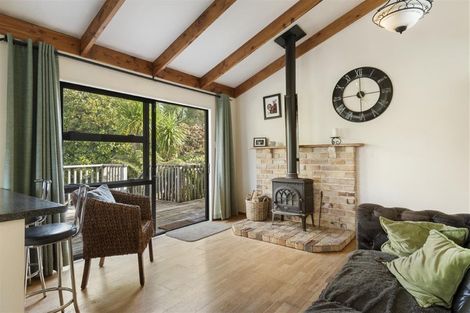 Photo of property in 44 Wintour Road, Waimauku, 0812