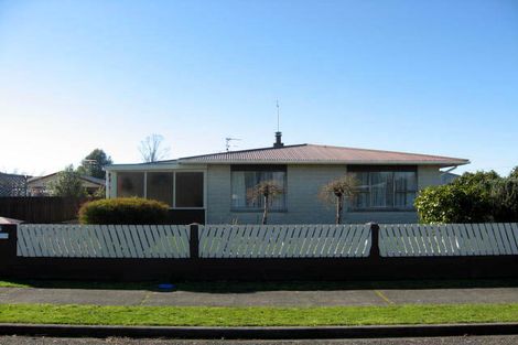 Photo of property in 14 Fisher Place, Carterton, 5713