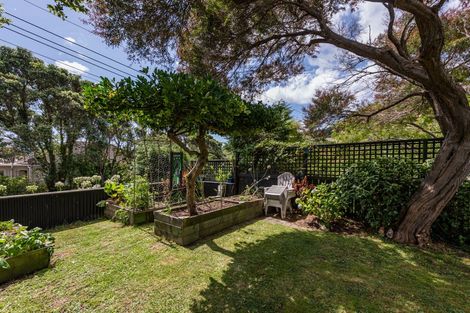 Photo of property in 22 Raroa Terrace, Tawa, Wellington, 5028