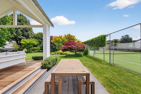 Photo of property in 27 Neeve Road, Taradale, Napier, 4112