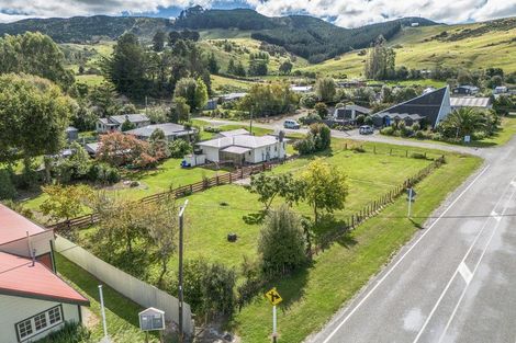 Photo of property in 10 Dundas Street, Porangahau, 4291