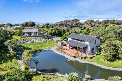 Photo of property in 106 Paetawa Road, Peka Peka, Waikanae, 5391