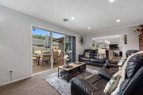 Photo of property in 10a Sunstone Crescent, Brown Owl, Upper Hutt, 5018