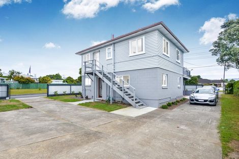 Photo of property in 30 Woodglen Road, Glen Eden, Auckland, 0602