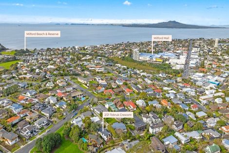 Photo of property in 2/21 Tobruk Crescent, Milford, Auckland, 0620