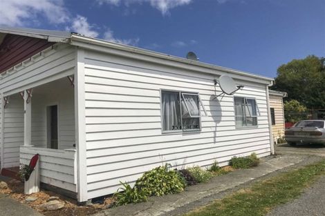 Photo of property in 63 Elles Road, Otautau, 9610