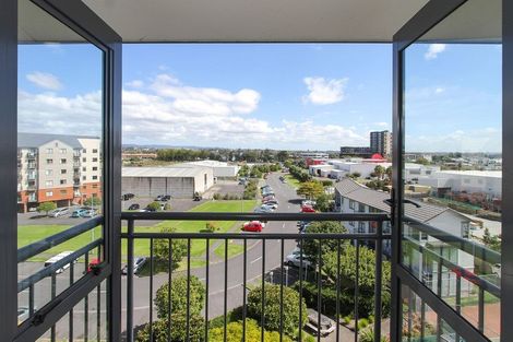 Photo of property in 5b/10 Crown Lynn Place, New Lynn, Auckland, 0600