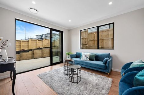 Photo of property in 8 Lumber Rise, Swanson, Auckland, 0614