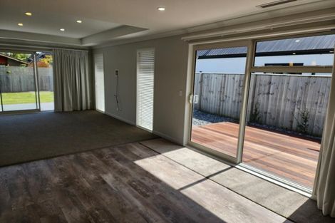 Photo of property in 5 Old Stone Lane, Cracroft, Christchurch, 8022