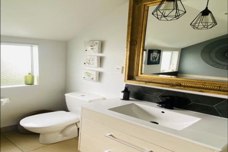 Photo of property in 837a Whangaparaoa Road, Manly, Whangaparaoa, 0930