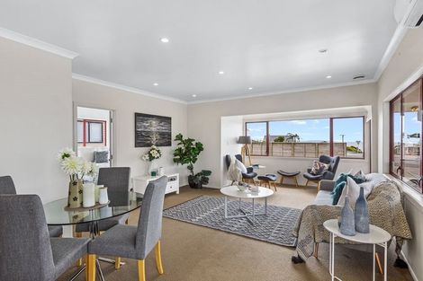 Photo of property in 167 Vipond Road, Stanmore Bay, Whangaparaoa, 0932