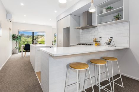 Photo of property in 40 Koreke Close, Kenepuru, Porirua, 5022