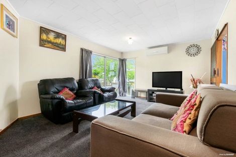 Photo of property in 51 Sikkim Crescent, Clover Park, Auckland, 2019