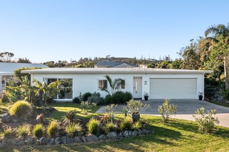 Photo of property in 2 Taimoana Close, Mangawhai Heads, Mangawhai, 0505