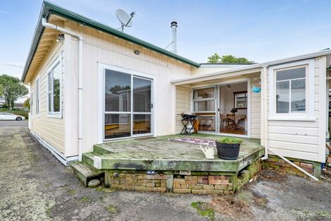 Photo of property in 7 Seddon Street, Westown, New Plymouth, 4310