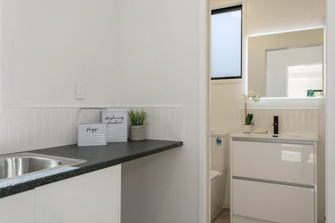 Photo of property in 12a Reeves Road, Acacia Bay, Taupo, 3330