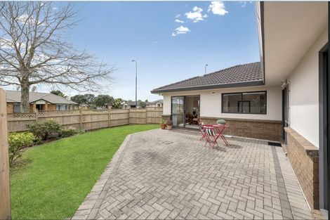 Photo of property in 55 Armoy Drive, East Tamaki, Auckland, 2016