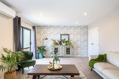 Photo of property in 7 Kahika Grove, Huapai, Kumeu, 0810