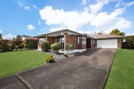 Photo of property in 14 Golfland Drive, Golflands, Auckland, 2013