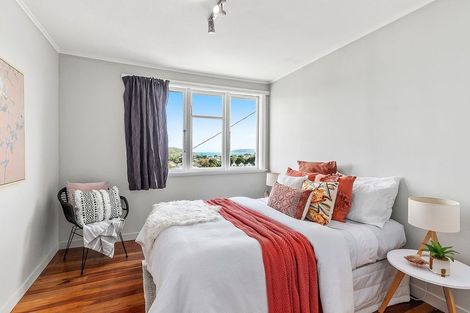 Photo of property in 2 Mapplebeck Street, Titahi Bay, Porirua, 5022
