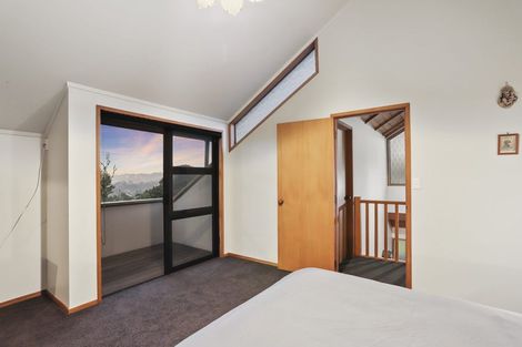 Photo of property in 9 Longfellow Parade, Glen Eden, Auckland, 0604