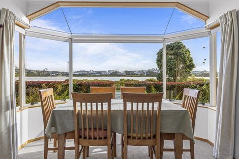Photo of property in 48 Settlers Grove, Orewa, 0931