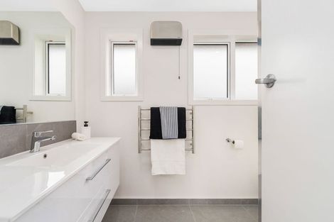 Photo of property in 15 Pethig Place, Halswell, Christchurch, 8025