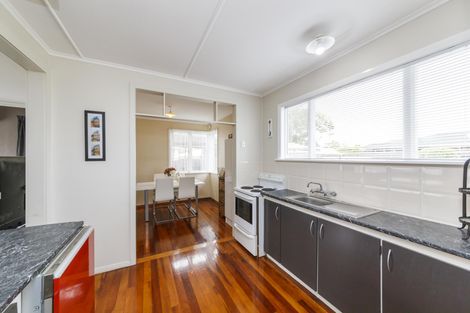 Photo of property in 16 Milton Street, Roslyn, Palmerston North, 4414