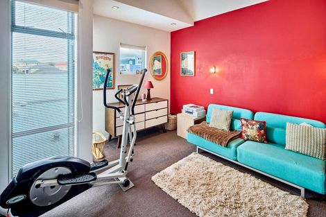 Photo of property in 12 Fallowfield Avenue, Mount Victoria, Wellington, 6011